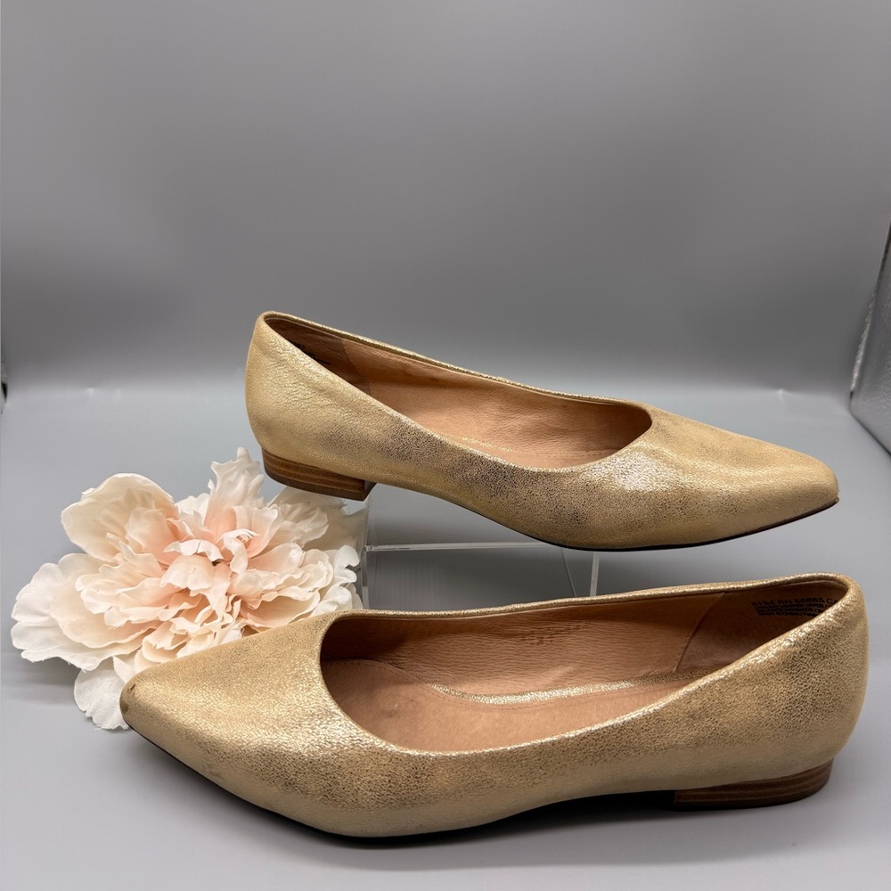 Caslon Gold Elegant Leather Tan Women's Flats
